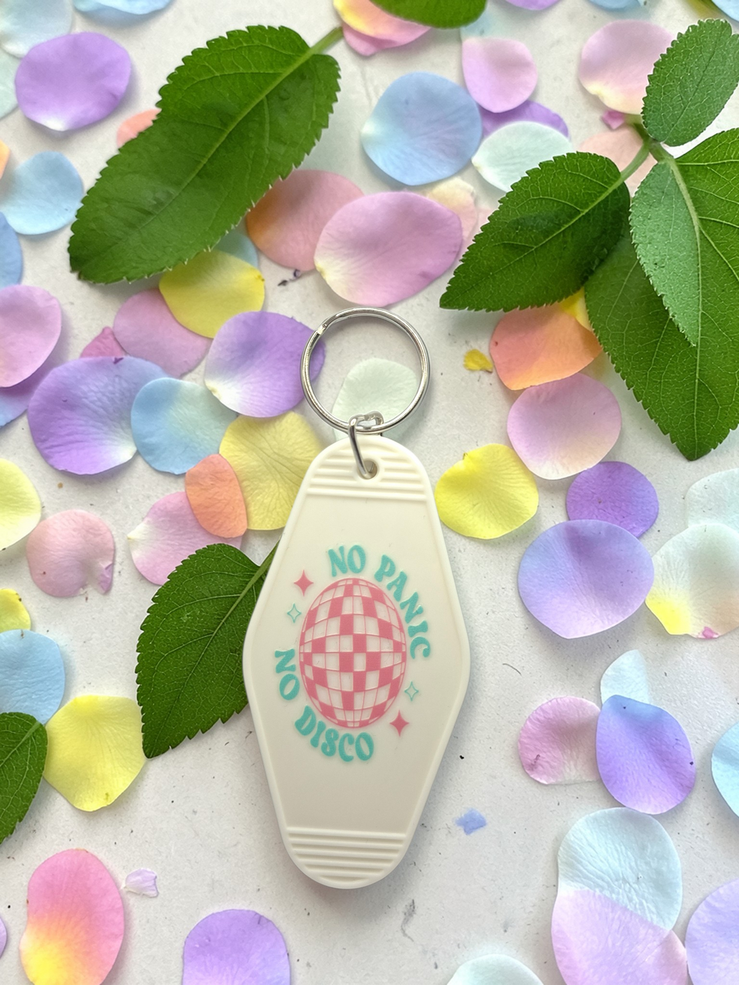 Brelok „No panic no disco” – retro motelowy
