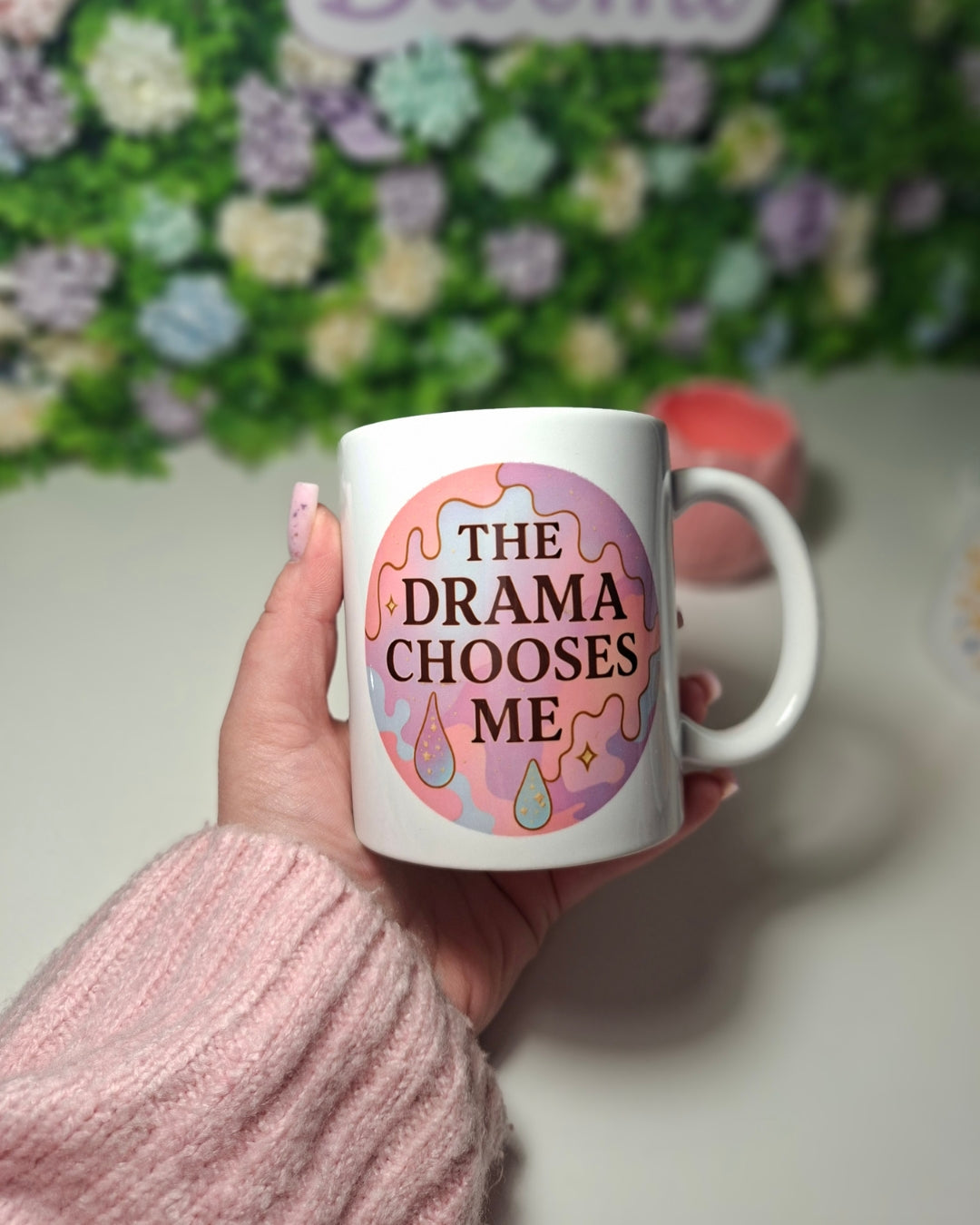Kubek z nadrukiem The Drama Chooses Me
